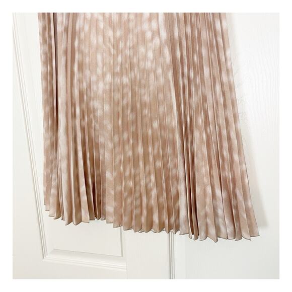 Burberry Rersby Spotted Deer Print Pleated Skirt NWOT - Picture 5 of 12